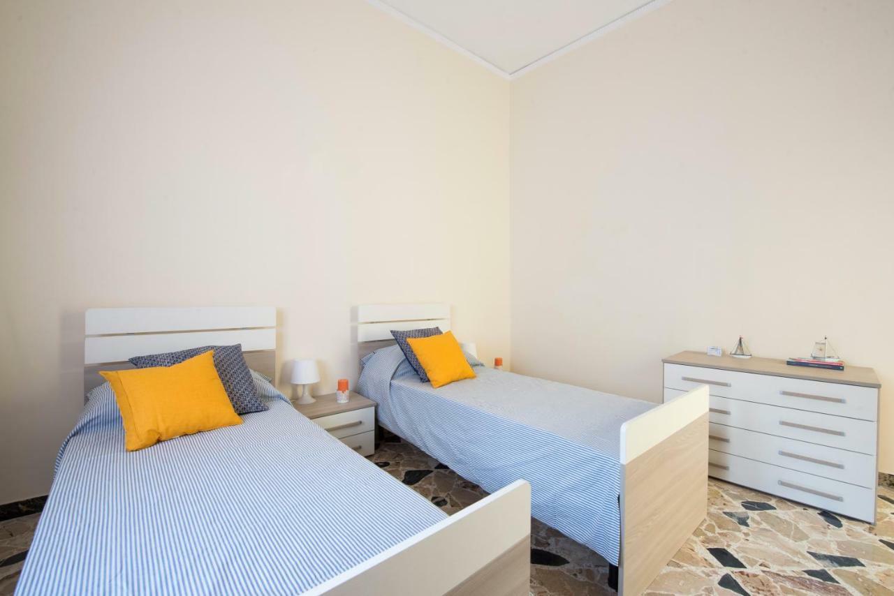 Casetta Vista Mare In Piazza A Mondello Palermo Luaran gambar