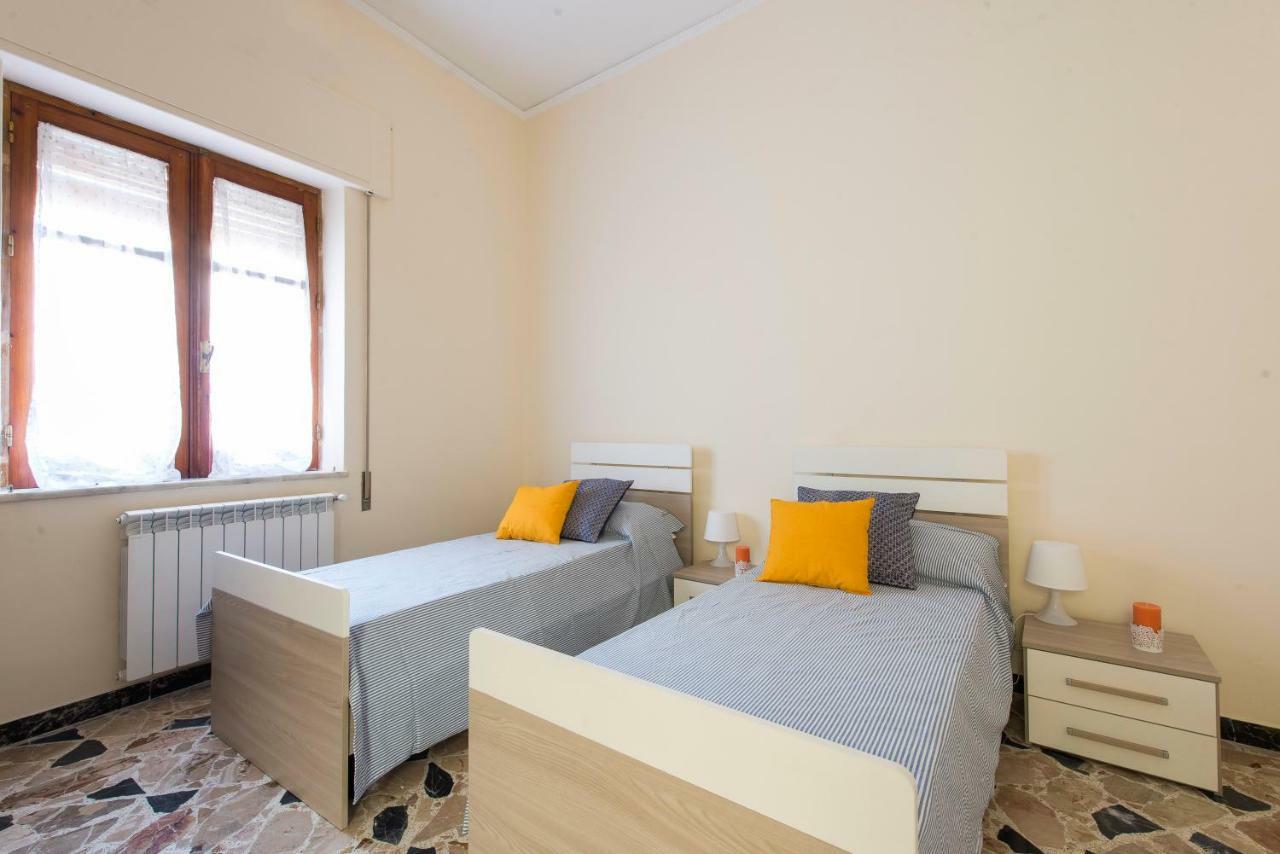 Casetta Vista Mare In Piazza A Mondello Palermo Luaran gambar